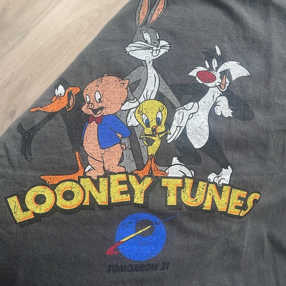 Looney Tunes Vintage Look Tee - Picture 5 of 5